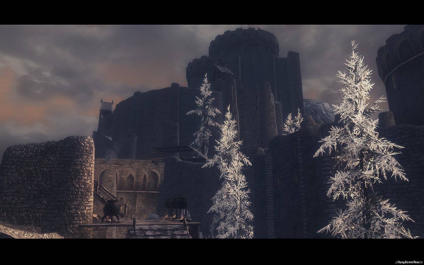 Skyrim castle. Скайрим 1 замок. Скайрим мод на замок Дракулы. Замок из Скайрима. Красивые замки в скайриме.